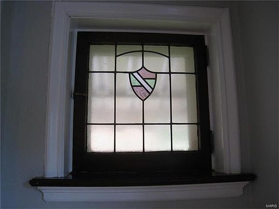 4th image of 5445 Tholozan Ave