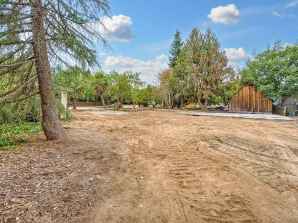 205 9th St, Jacksonville, OR 97530