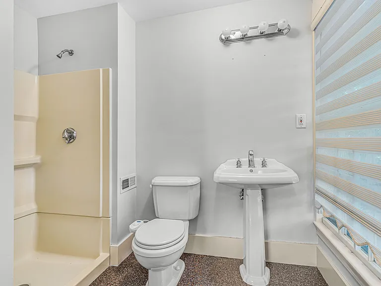 344 Lowell St — Photo 4