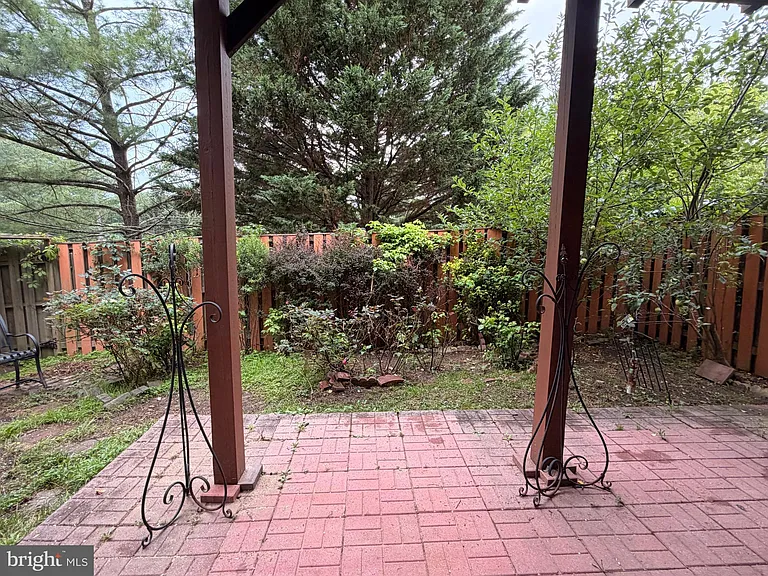 8818 Ridge Hollow Ct — Photo 5