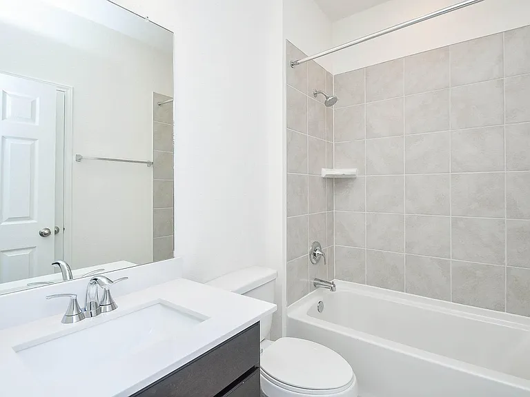 25230 Benroe St — Photo 23