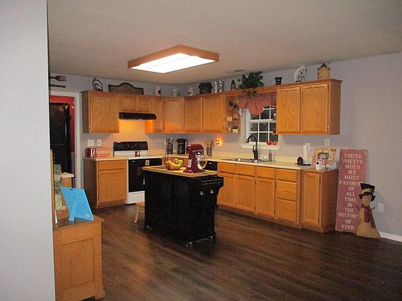 4th image of 106 Waterford Ln