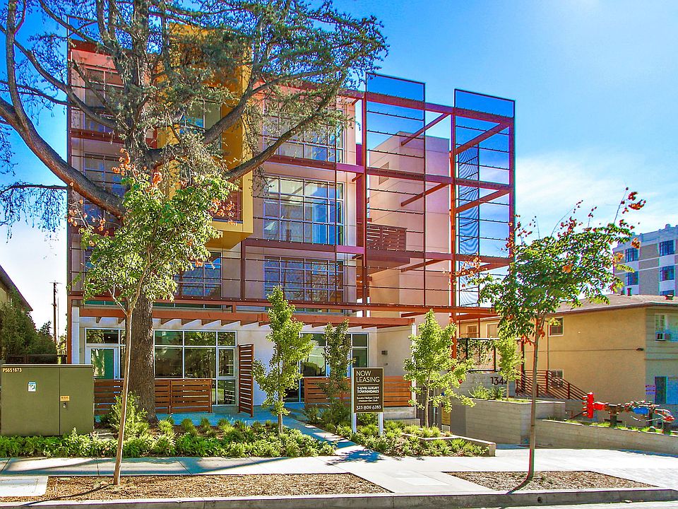 1st image of 1342 N Hayworth Ave APT 202