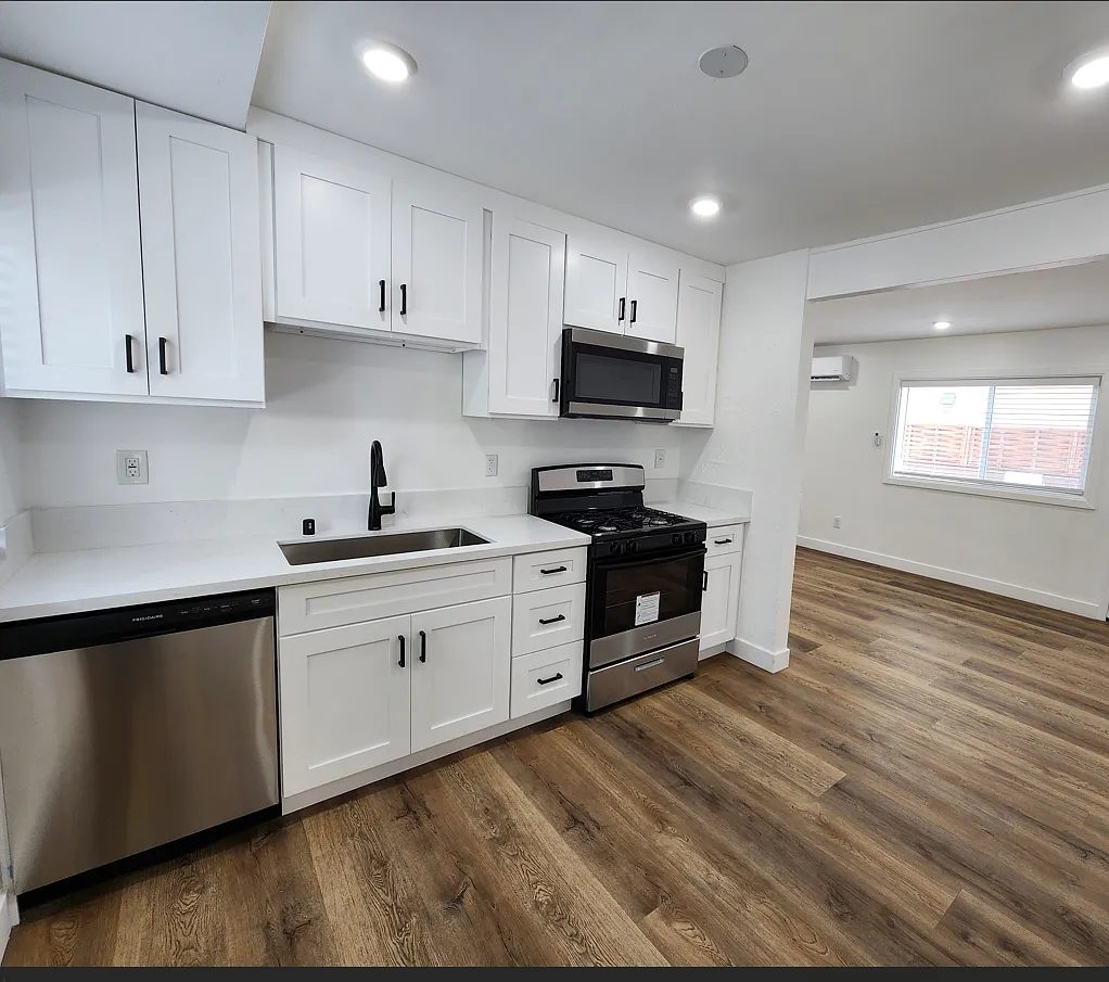 2 bed, $2,700 — Photo 3