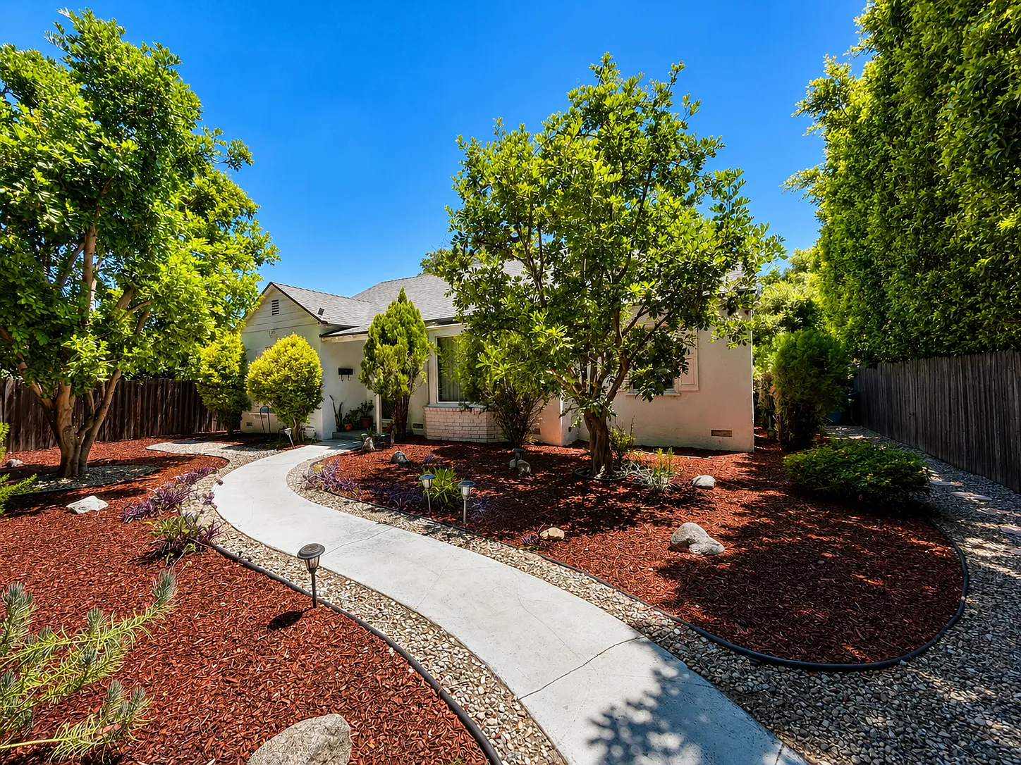 3 bed, 1.5 bath, 1543 sqft, $4,895 — Photo 1
