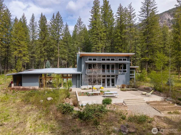 589 Lost River Road, Mazama, WA 98833