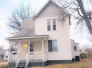 805 E Chestnut St, Canton, IL 61520