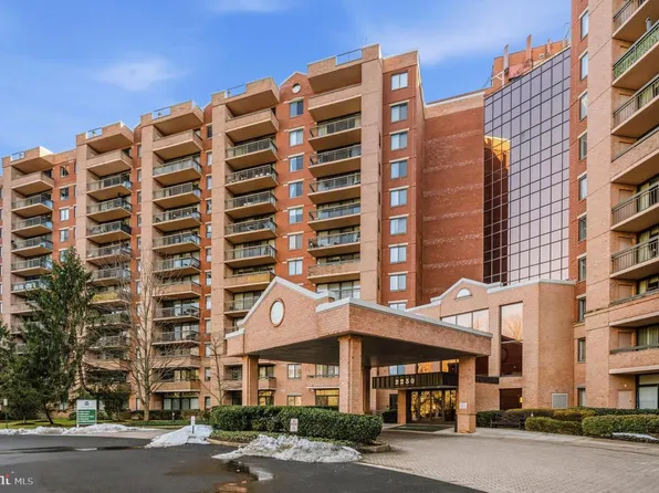 2230 George C Marshall Dr APT 806, Falls Church, VA 22043