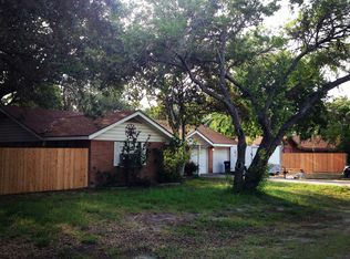 819 Whitewing Dr, Rockport, TX 78382