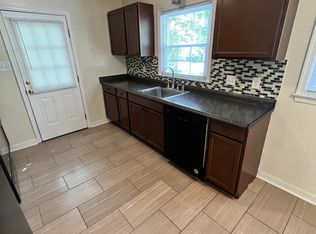 1900 Oak Hill Ln, Richmond, VA 23223