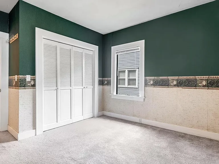 2327 Cedar St — Photo 5