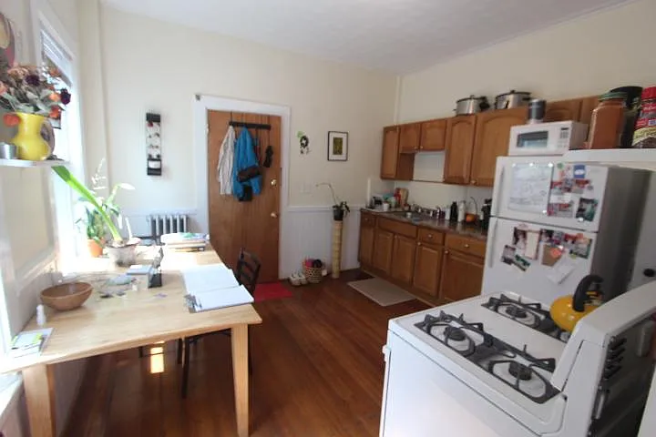 115 Ellery St — Photo 4