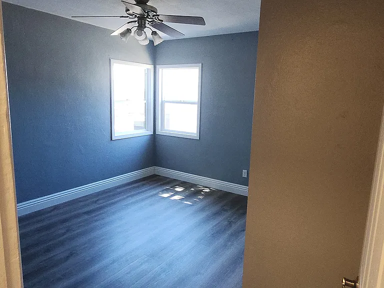 858 S Riverside Ave — Photo 9