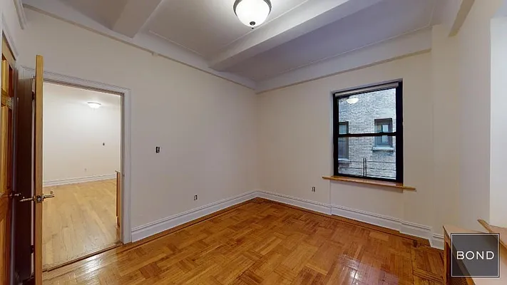 Rented by Bond New York | media 17