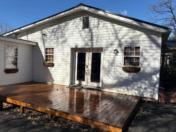 204 1/2 S College St, Morganton, NC 28655