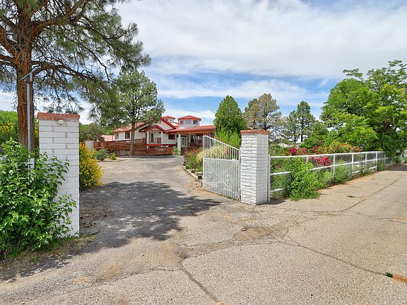 3rd image of 250 Esperanza Dr