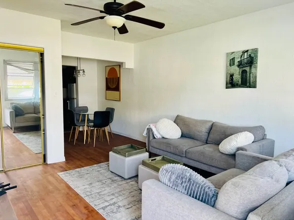 1712 Pierce St, Hollywood, FL