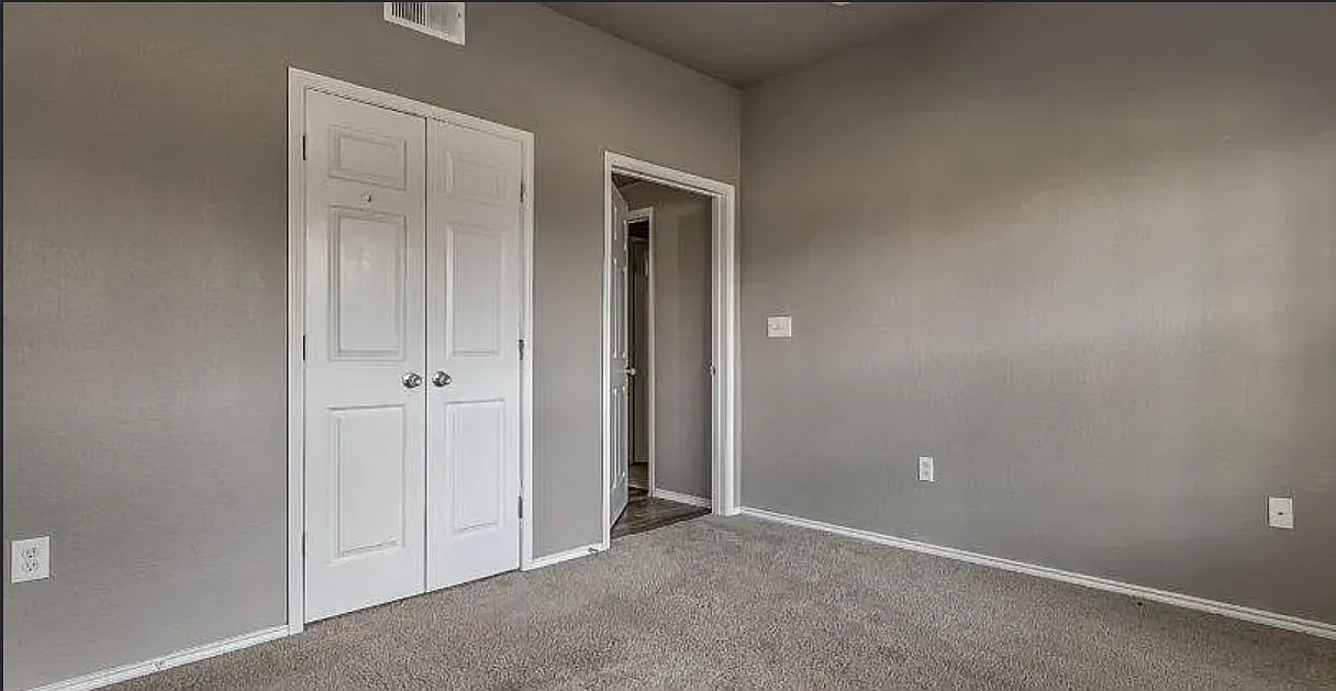 Townview Apartments — Photo 4