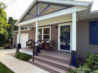 226 S Chicago St, New Buffalo, MI 49117