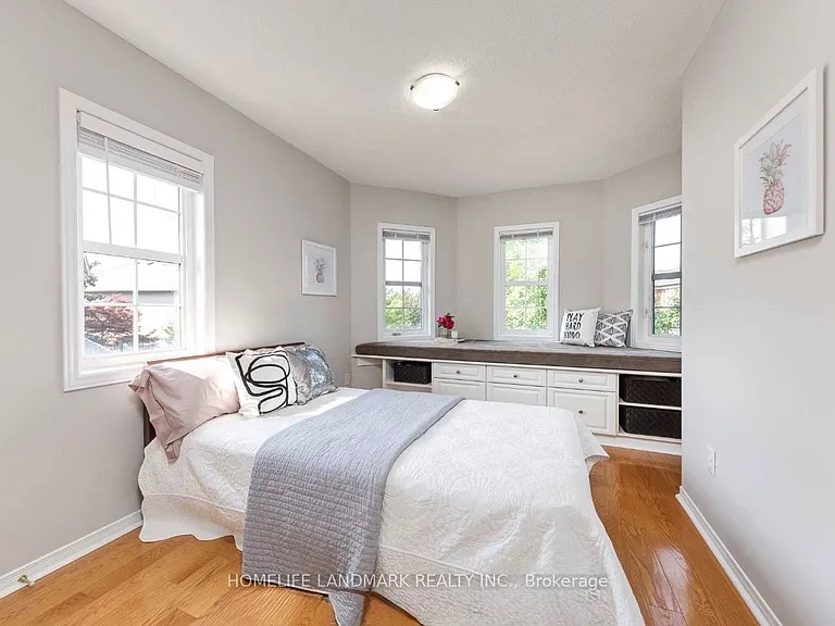 69 Selkirk Dr — Photo 18