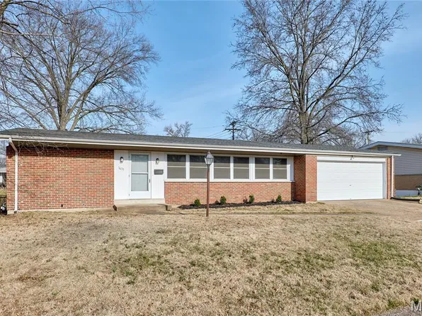 1635 Canter Dr, Florissant, MO 63033