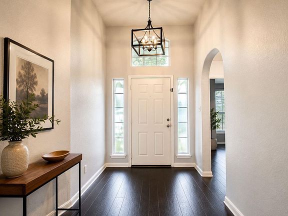 5th image of 303 Burris Park Dr