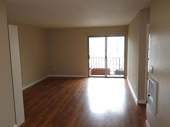 4th image of 201 Athol Ave APT 307