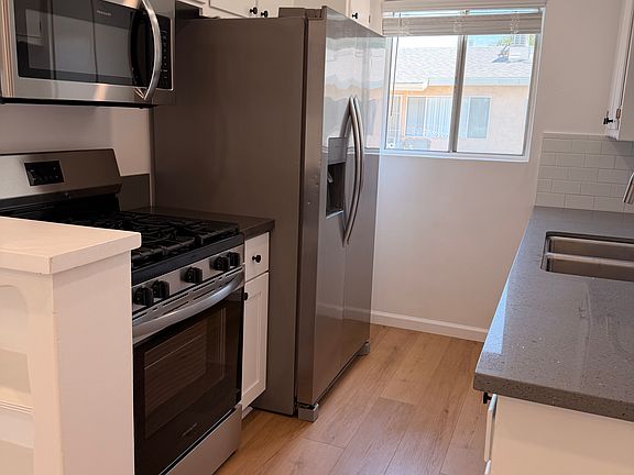 5th image of 8114 Owensmouth Ave APT 19