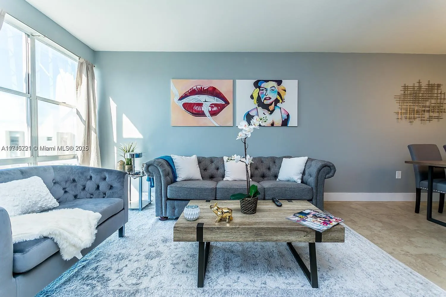 Avila Condo — Photo 1