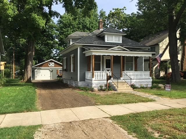 1st image of 113 E 23rd St