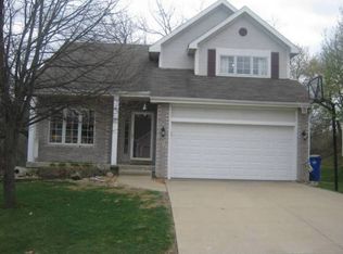 5045 Willowbend Rd NE, Cedar Rapids, IA 52411