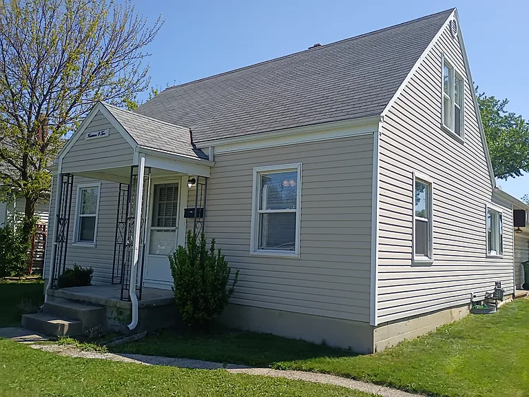 1402 N Main Ave — Photo 1