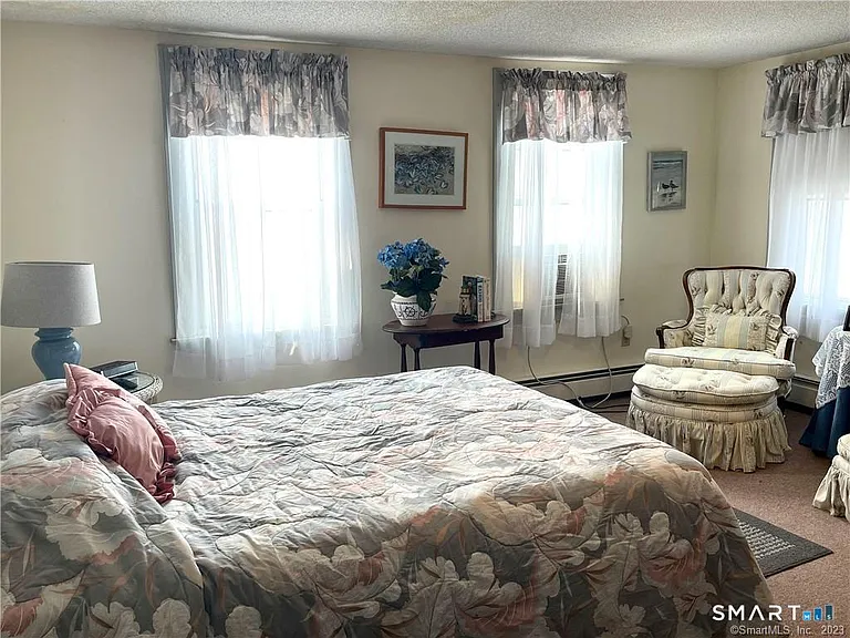 39 Pepperidge Ave — Photo 12