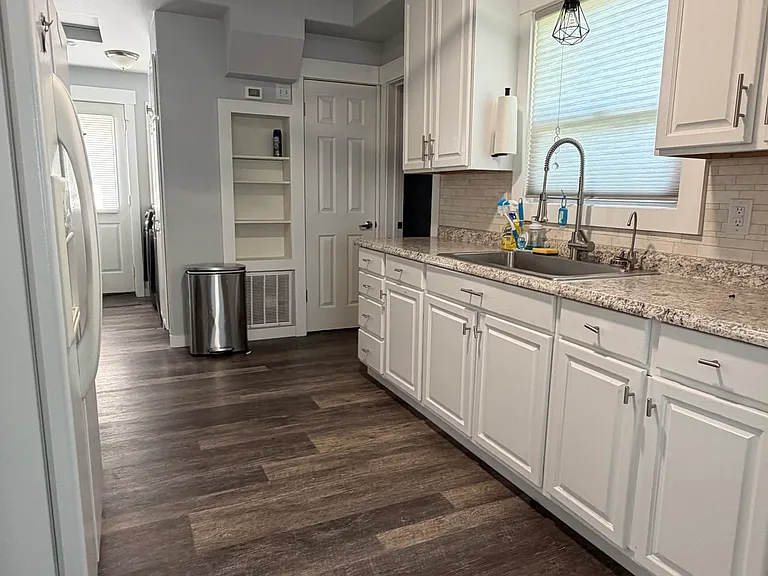 3514 Lakeway Dr — Photo 9