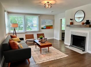 105 E North Ave, Lake Bluff, IL