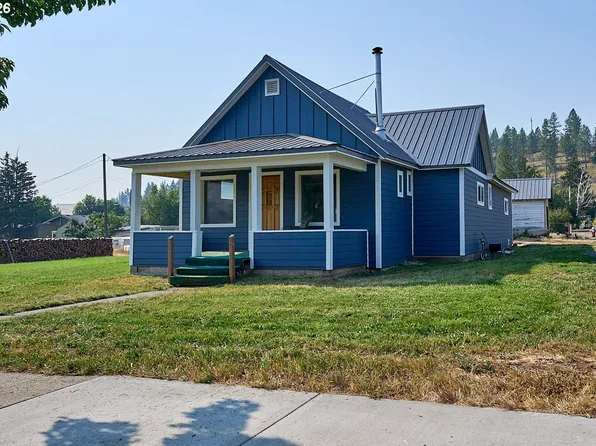 408 W 1st St, Wallowa, OR 97885