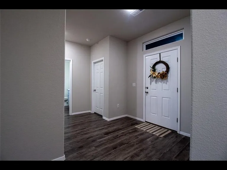 4204 Lexington Ave — Photo 8