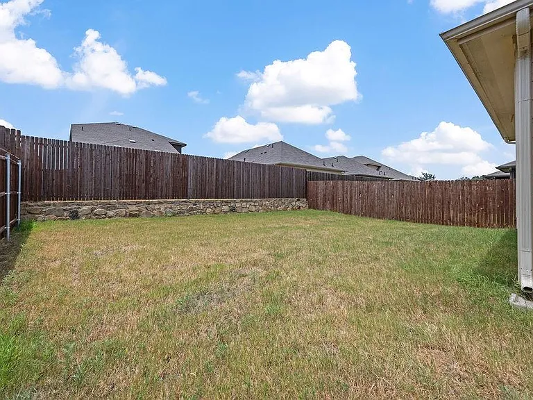 1024 Runnels Ln — Photo 26