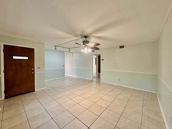 2nd image of 19 Waynel Cir