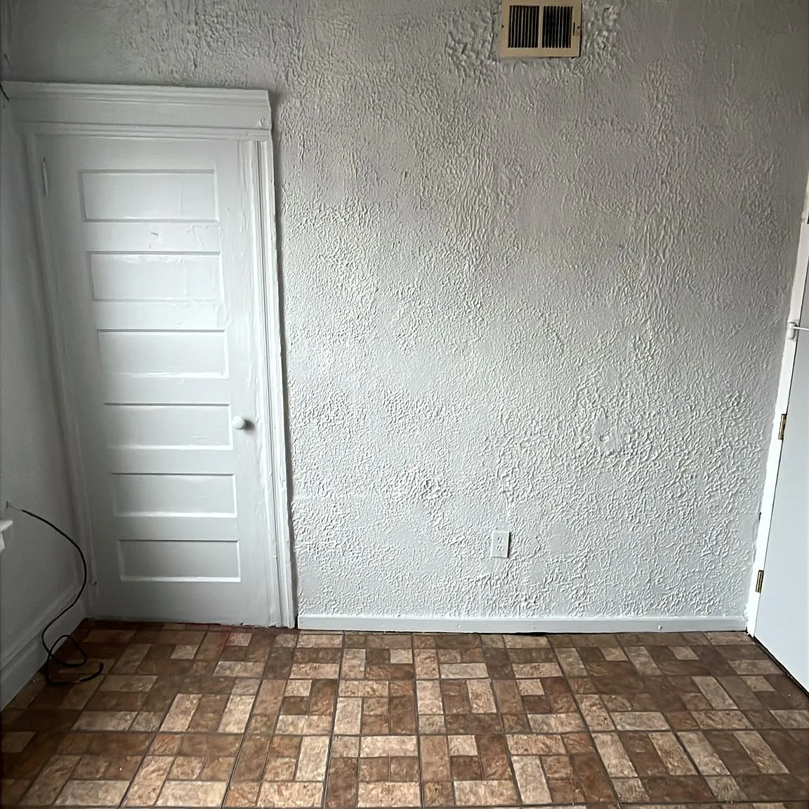 2 bed, $650 — Photo 2