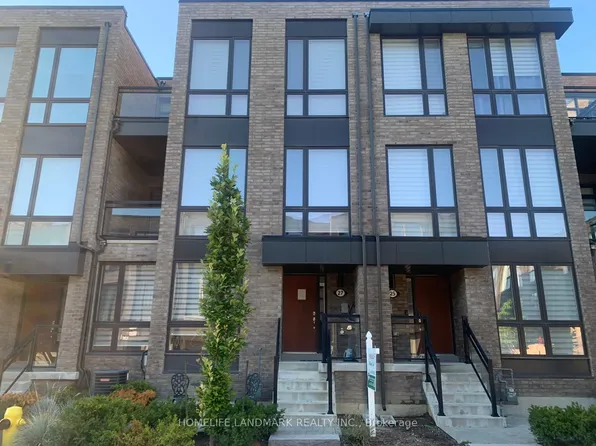 27 Thorncrest Dr, Vaughan, ON L4J 0K1