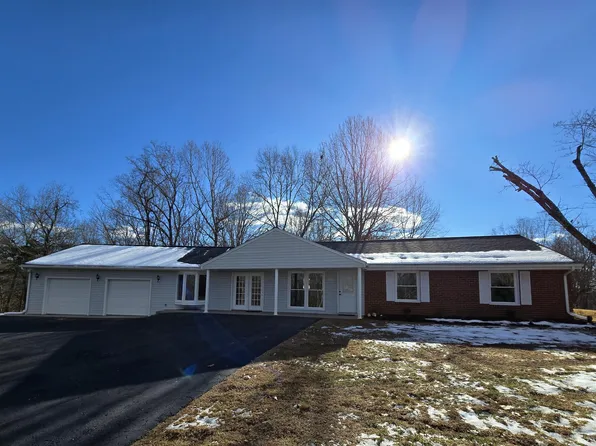 120 Tiki Ter, Goodview, VA 24095