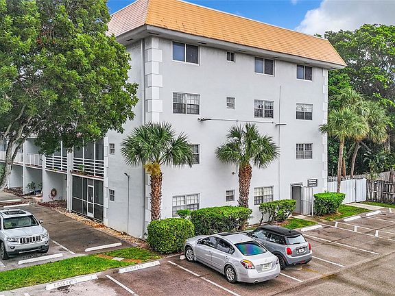 2nd image of 1407 NE 56th Street #105