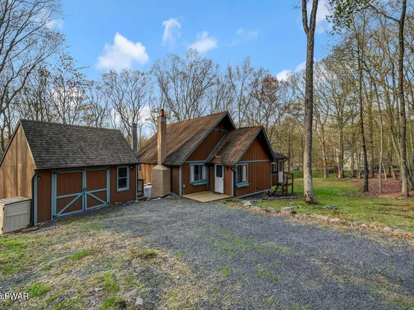 3218 Bluebird Dr, Bushkill, PA 18324