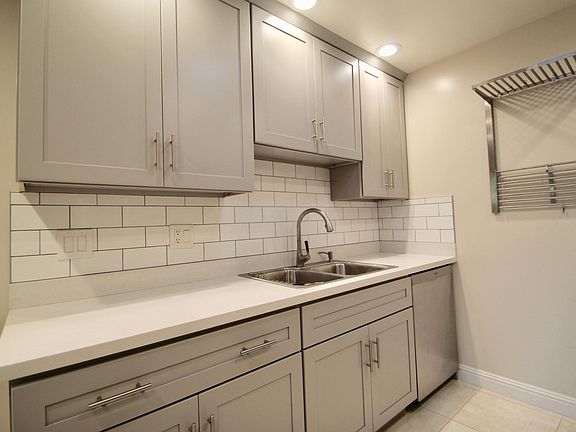 4th image of 691 Sierra Vista Ave APT 2