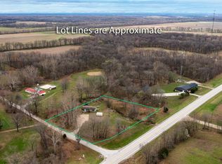 14067 E 250th Ave, Flat Rock, IL 62427