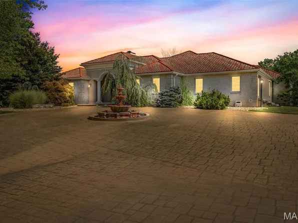 3299 Equestrian Dr, Festus, MO 63028