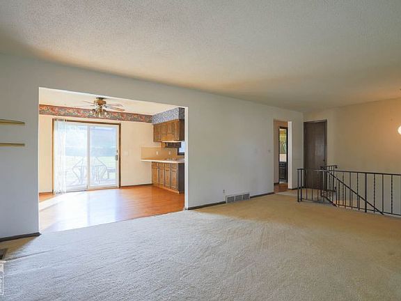 5th image of 250 W Florence Ave