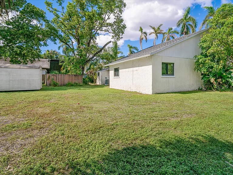1540 Alhambra Dr #A — Photo 4