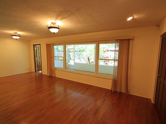 3rd image of 501 68th Ave S